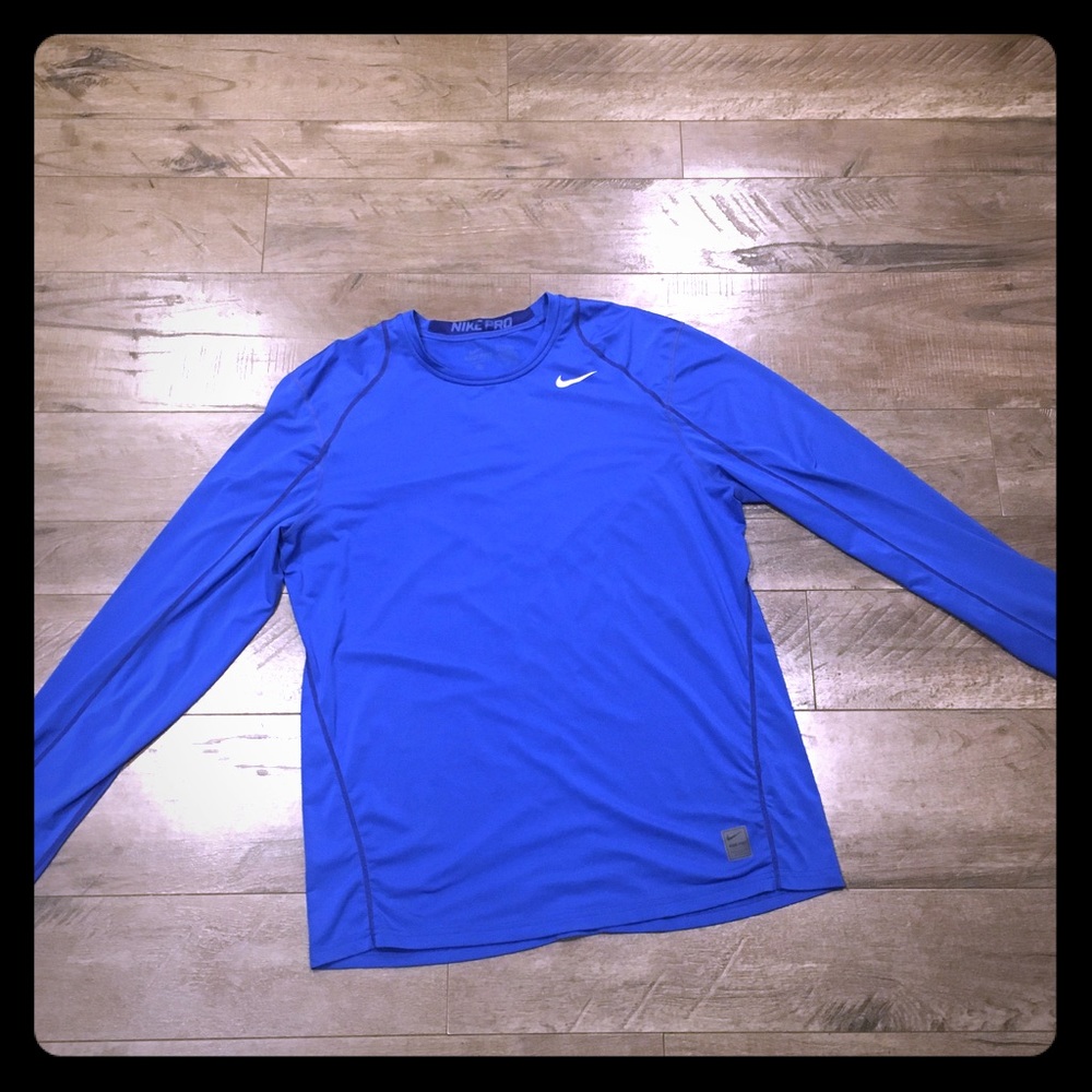 ✔️ Nike Dri-Fit long sleeve